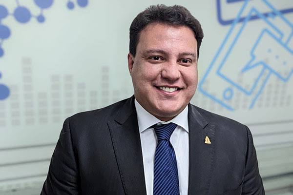 “Meu grupo político está unido”, afirma Felipe Camarão em entrevista