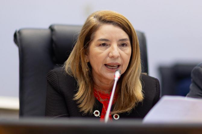 Iracema Vale enfatiza compromisso com a legalidade e destaca autonomia do Parlamento com parecer da AGU