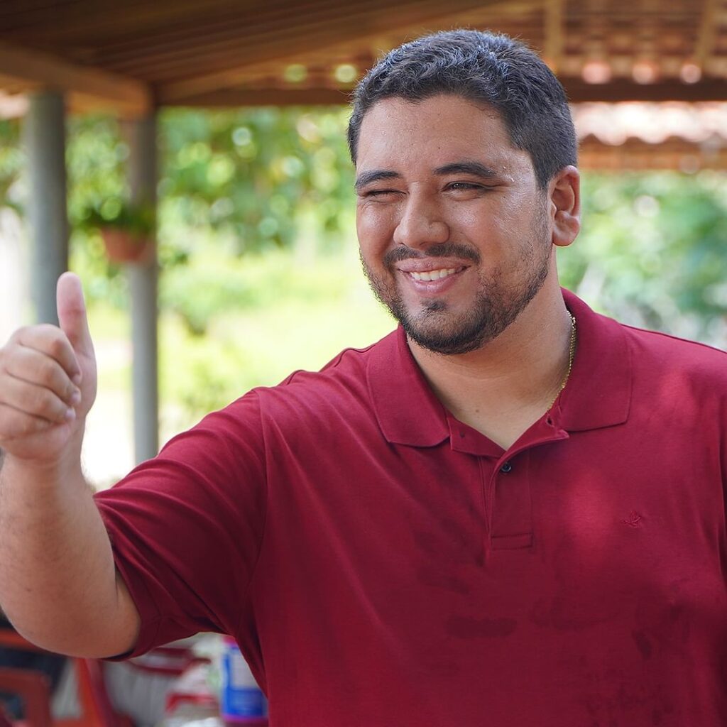 Blog do Titico Soares parabeniza o prefeito Vinícius Vale pelo seu aniversário