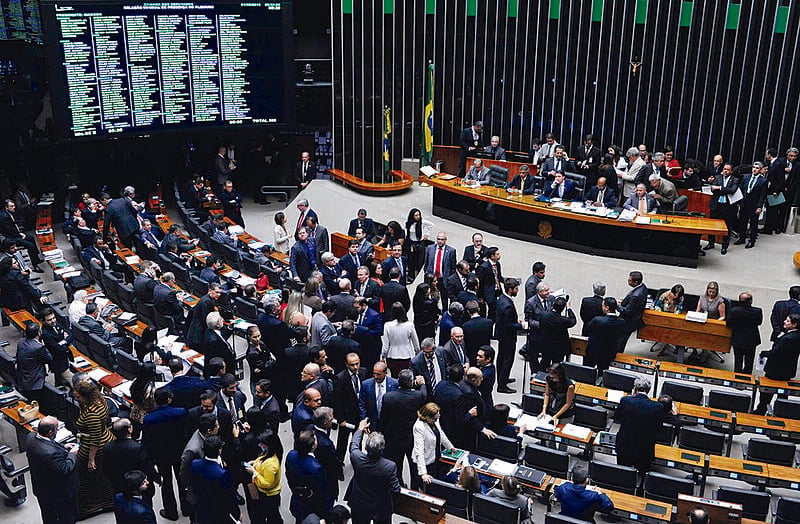 Câmara dos deputados pode votar nesta quarta isenção do IR para salários de até R$ 5 mil