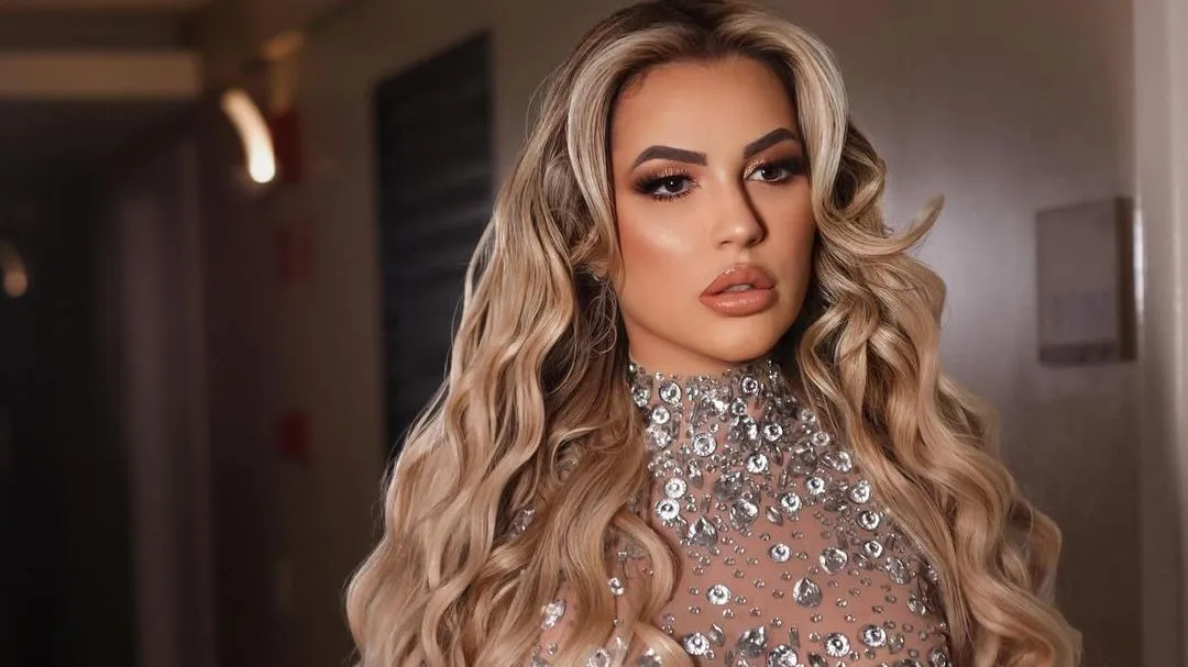 Influencer Deolane Bezerra é presa em operação contra o PCC em SP