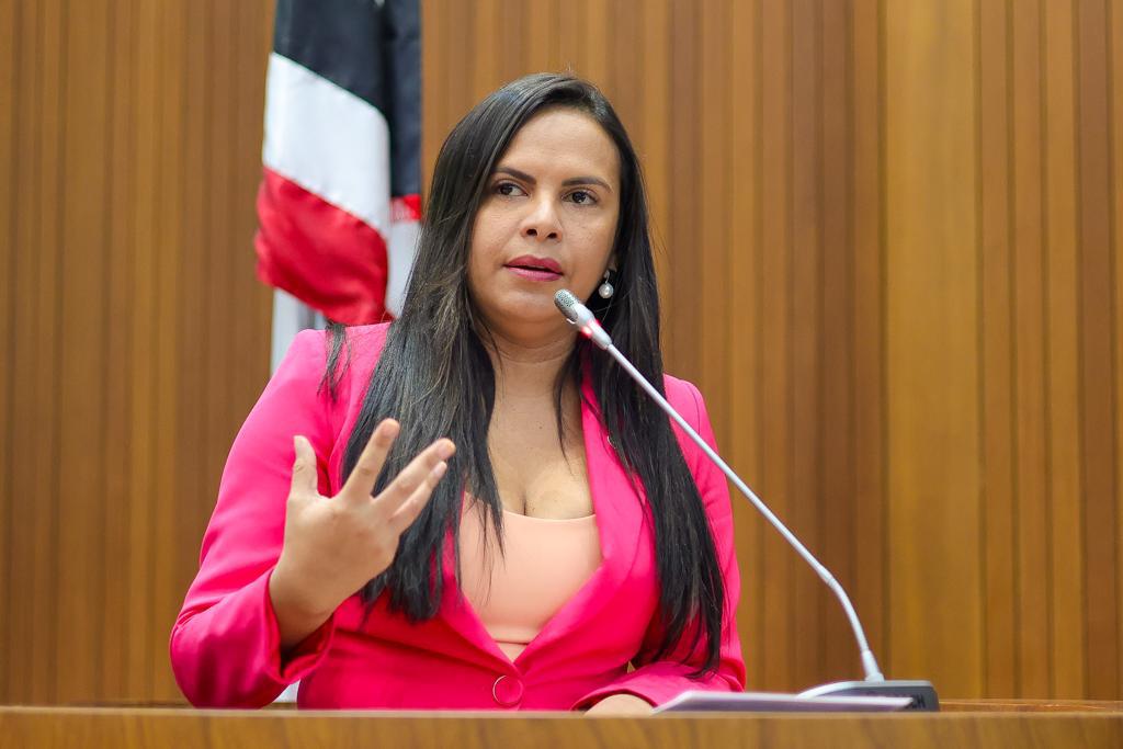 Veículo que transportava Ana do Gás e assessores se envolve em acidente com carreta no Maranhão