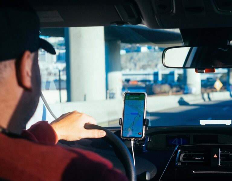 MPT pede R$ 321 milhões contra Uber por cobrança do “Passe para Motoristas”