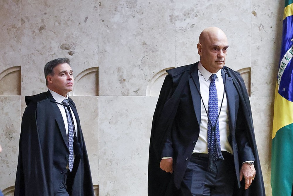 Fachin encurrala crise no STF e dá 5 dias para Moraes e Mendonça responderem