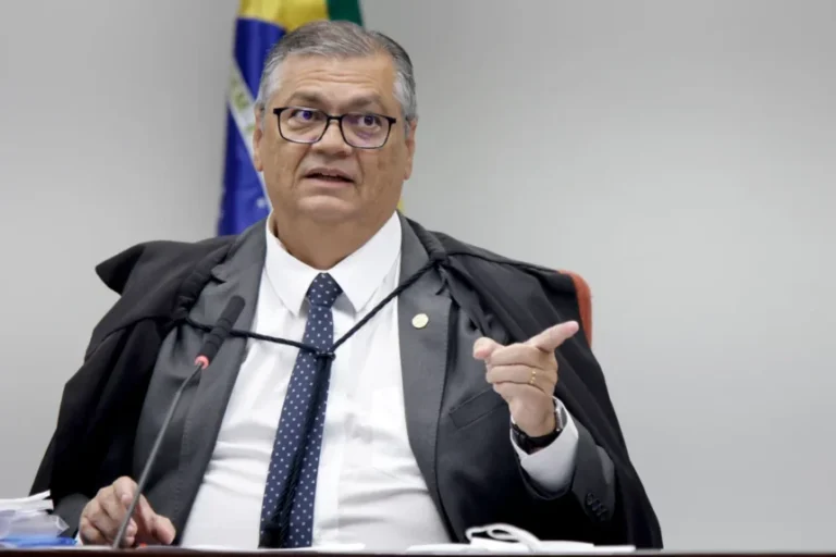 OAB parte para cima de Dino após fala sobre venda de sentenças e diz que ministro colocou advocacia sob suspeita