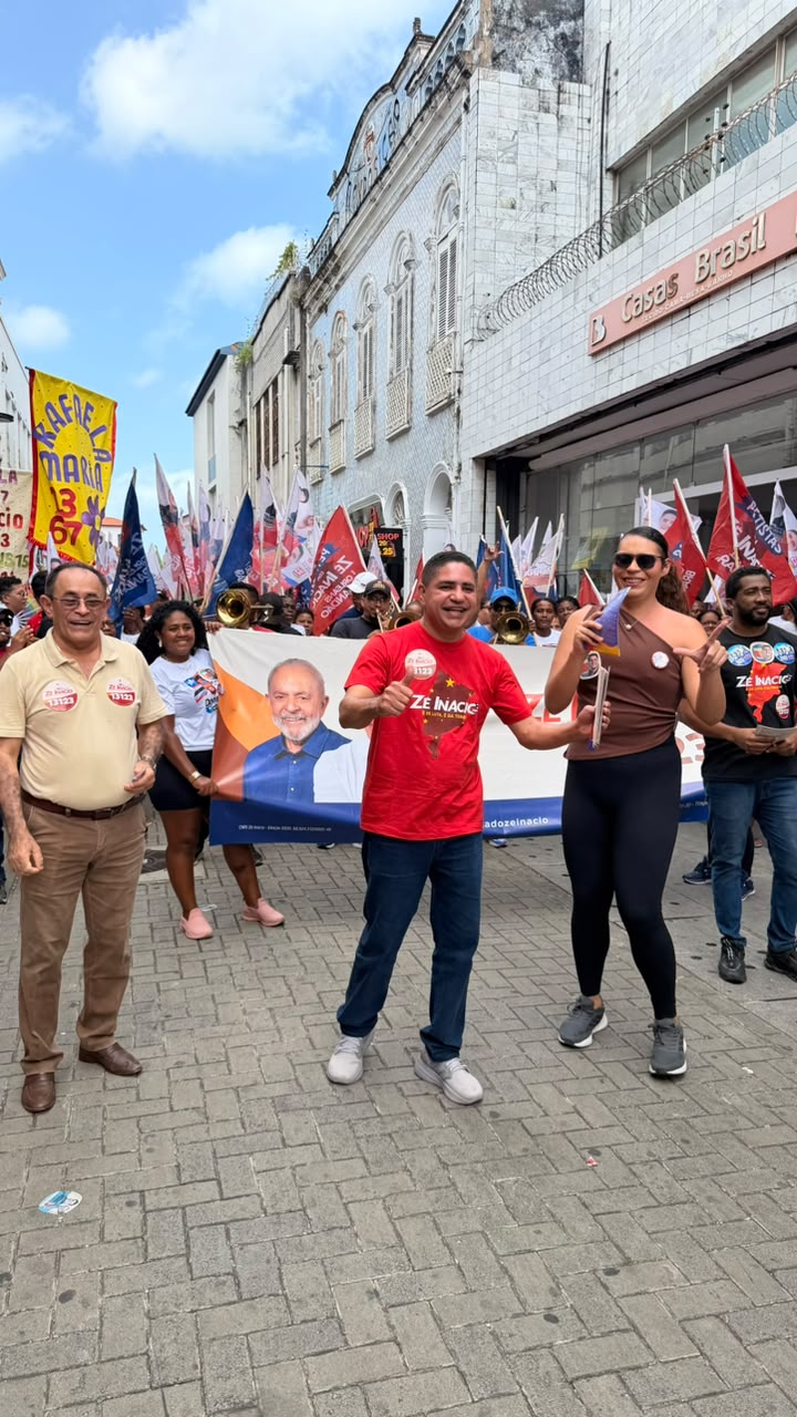 Zé Inácio reúne apoiadores em grande caminhada pela Rua Grande, em São Luís