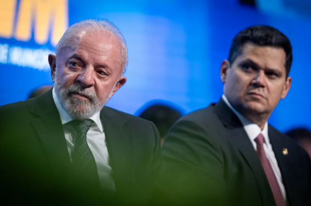 Congresso promulga PEC que acaba com escala 6×1 em cerimônia com Lula